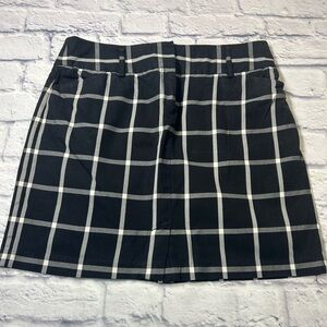 Tommy Hilfiger Black and White Plaid Mini Skirt. Preppy. Academia. Size 12.